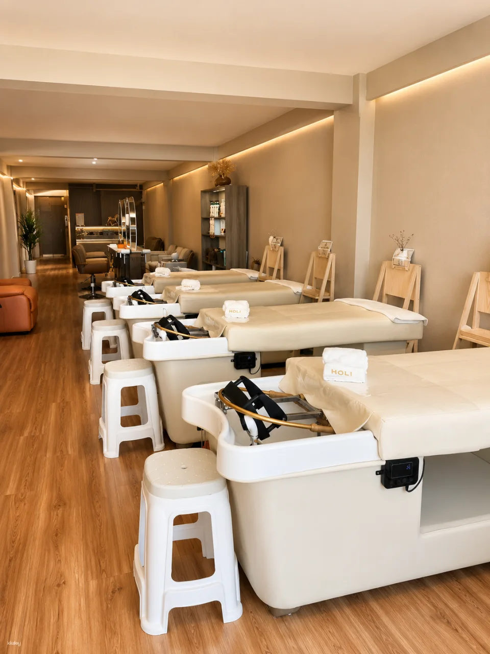 Holi Thai Head Spa Pattaya | Relaxing Shampoo & Head Massage