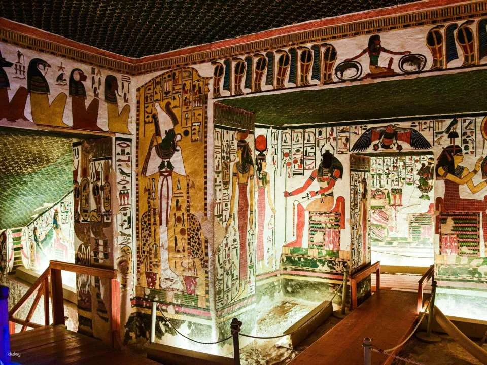 Valley Of Kings and Queens With Luxor Hot Air Balloon Ride