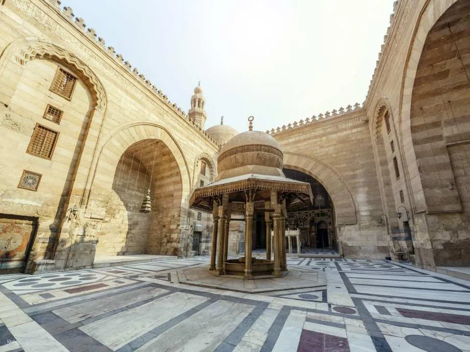 2-Days Islamic and Coptic Cairo Tour With Nile Felucca Ride