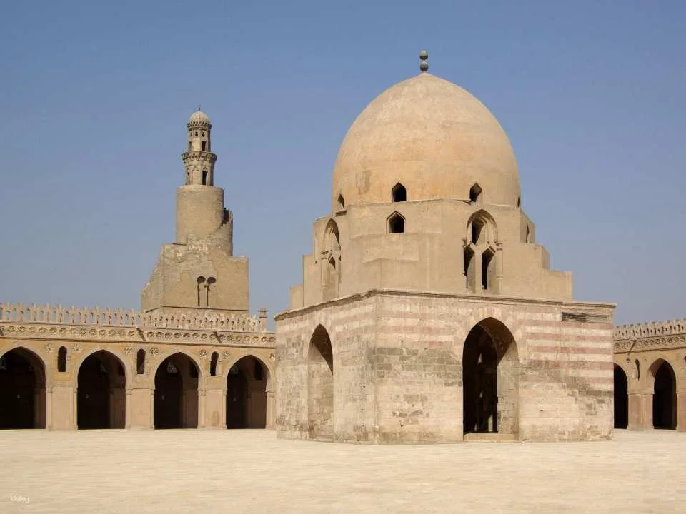 2-Days Islamic and Coptic Cairo Tour With Nile Felucca Ride
