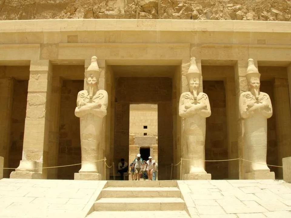 Full-Day Colossi Of Memnon Tour & West Bank Luxor