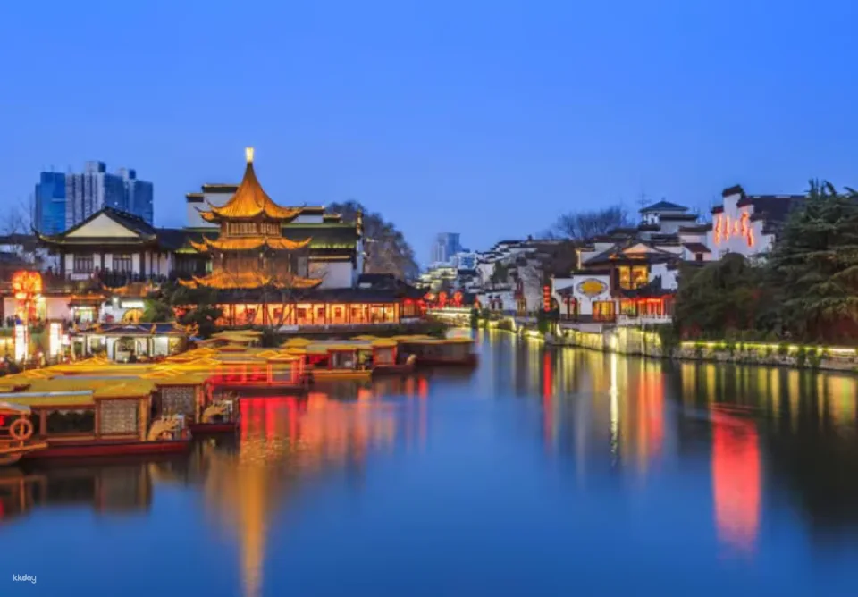 Nanjing Outer Qinhuai River | Enjoy a 30-minute tour of the ancient city of Jinling illuminated by lights and historical sites (day and night tours available)