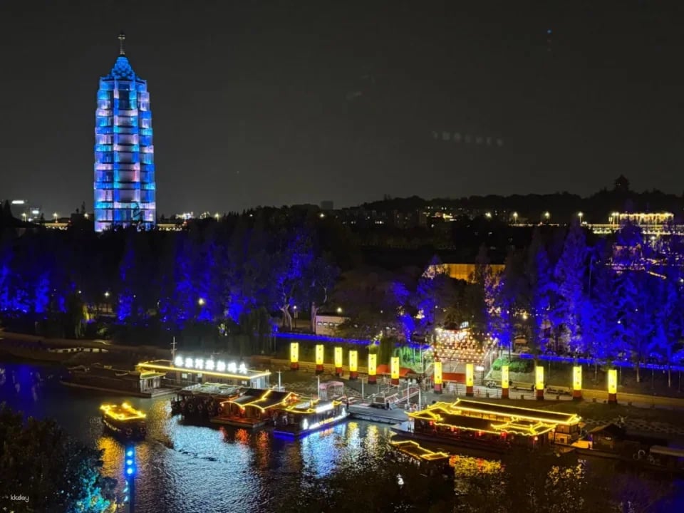 Nanjing Outer Qinhuai River | Enjoy a 30-minute tour of the ancient city of Jinling illuminated by lights and historical sites (day and night tours available)