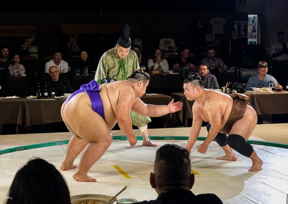 Osaka Rinku Castle | Sumo Wrestling Show & Samurai Iaido Experience (Meal Included, Optional)