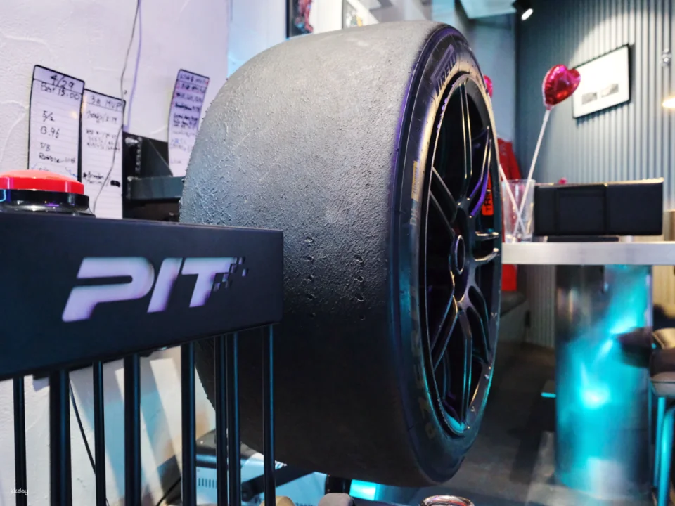 Tokyo Racing Experience | Pit Stop Tire Changing Challenge & Mini 4WD DIY