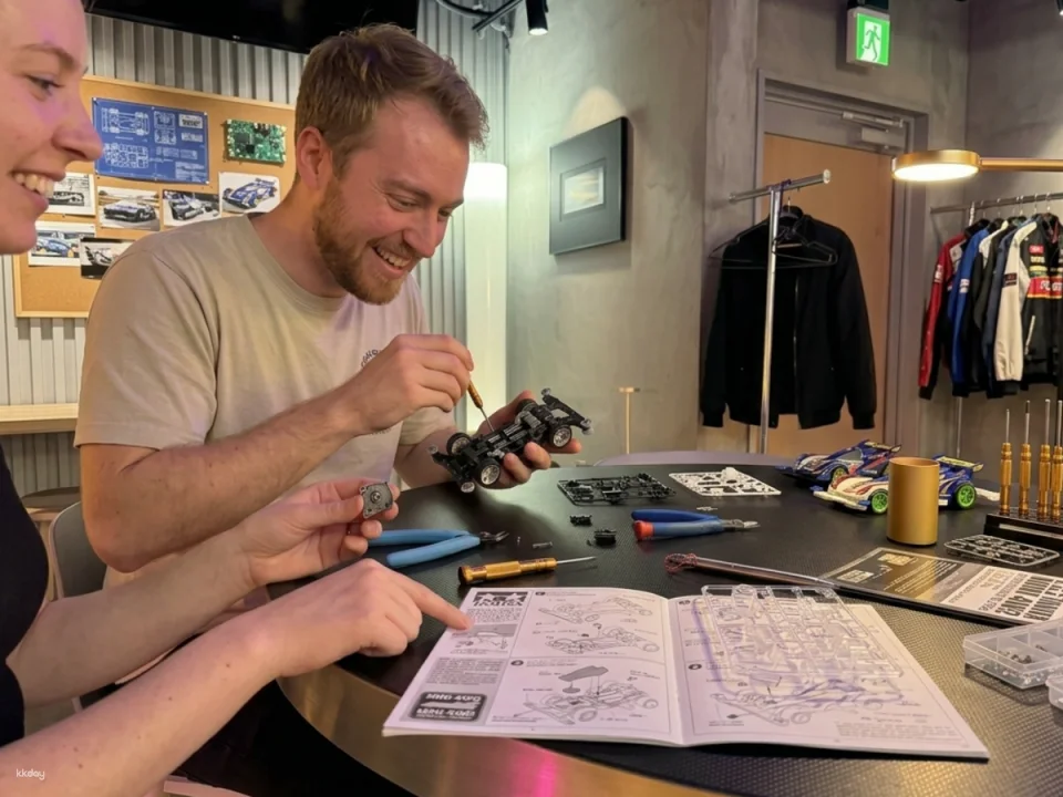 Tokyo Racing Experience | Pit Stop Tire Changing Challenge & Mini 4WD DIY