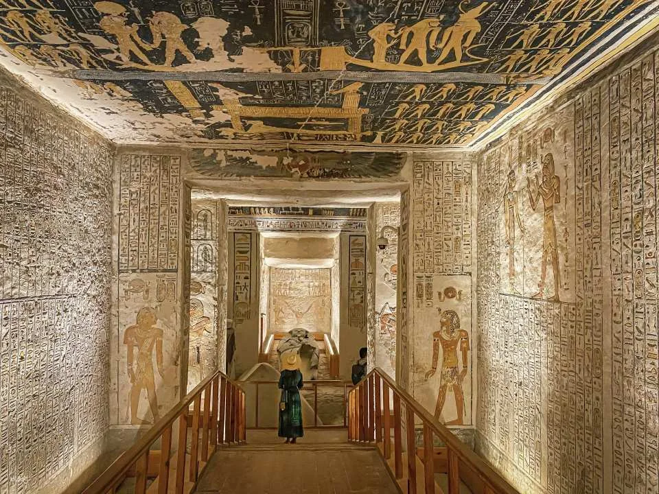 East Bank Luxor Tour With West Bank, Valley of Kings & Karnak