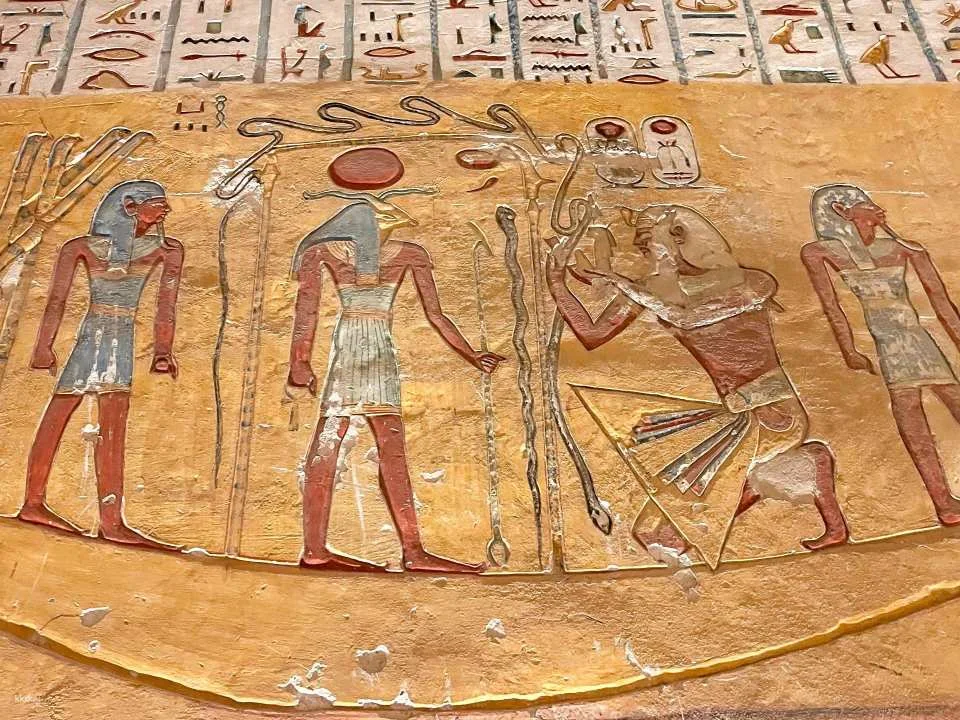 Guided Luxor Royal Tombs Tour at Valley Of The Queens & Kings