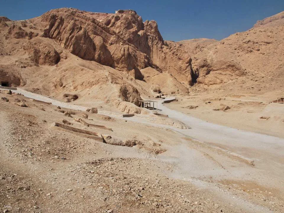 Private Valley Of The Queens Tour With Hatshepsut and Memnon
