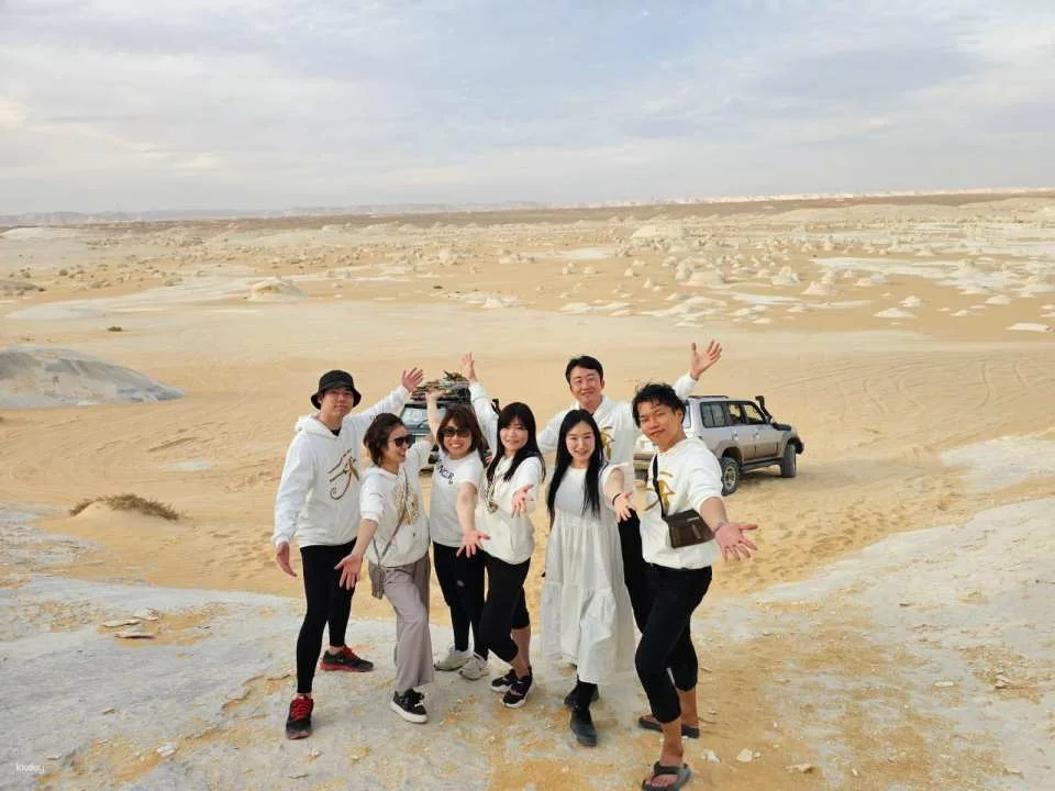 2-Day White & Black Desert Private Safari Tour from Bahariya Oasis