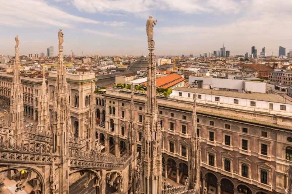 Direct access to Milan Cathedral and Rooftop with guided tour