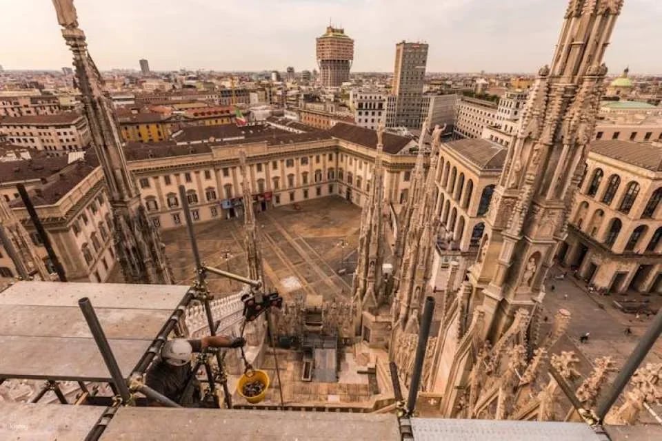 Direct access to Milan Cathedral and Rooftop with guided tour