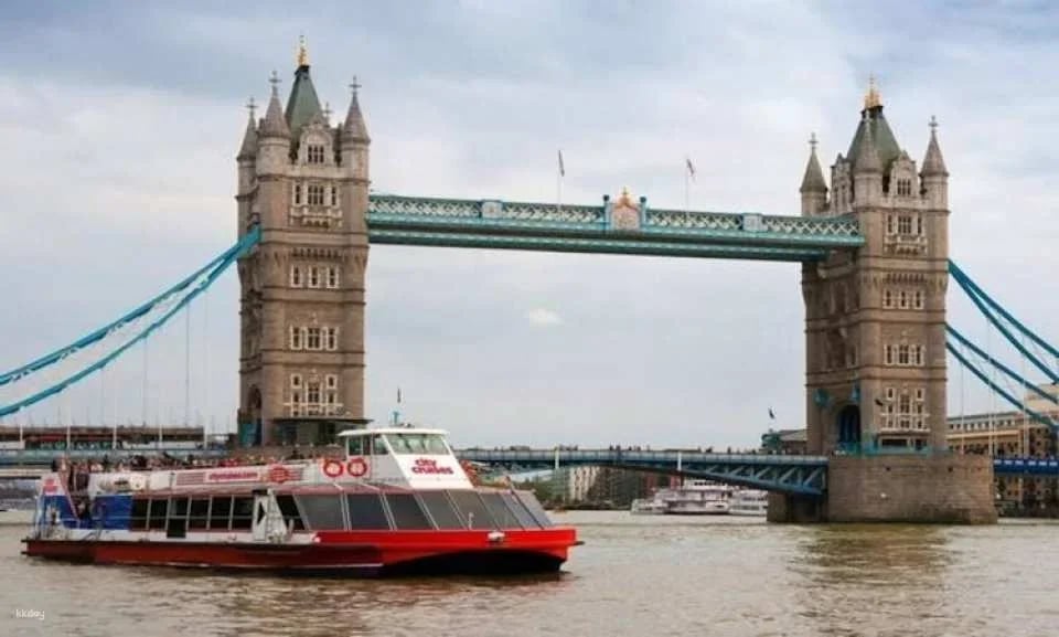 Harry Potter Guided Tour with Thames Cruise and St Paul’s Cathedral