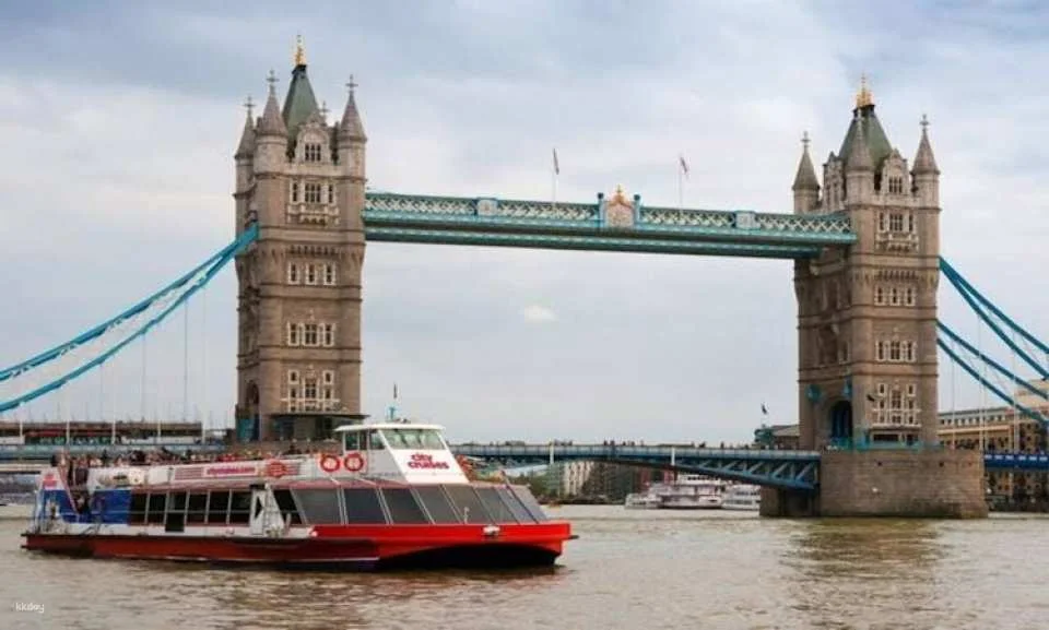 Harry Potter Guided Tour with Thames Cruise and St Paul’s Cathedral