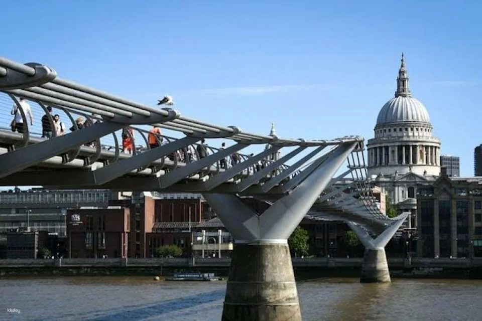 Harry Potter Guided Tour with Thames Cruise and St Paul’s Cathedral