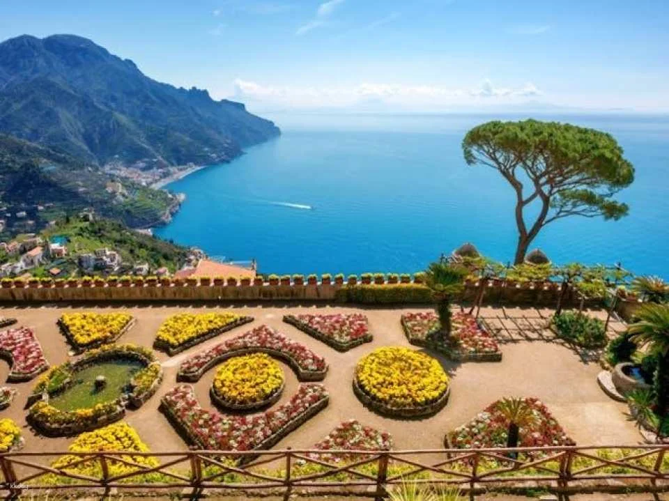 Pompeii and Amalfi full-day audioguided tour from Naples