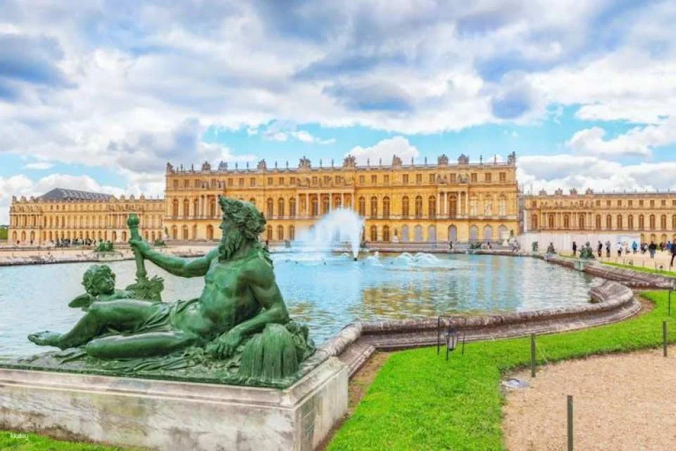 Versailles Palace skip-the-line guided tour