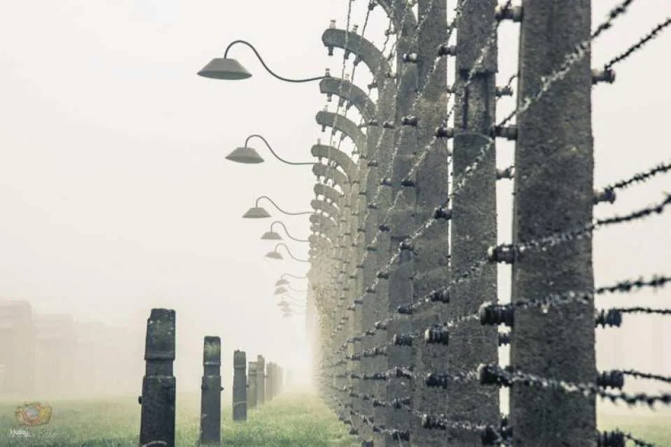 Auschwitz-Birkenau Italian Guided Tour with Hotel Pick-Up