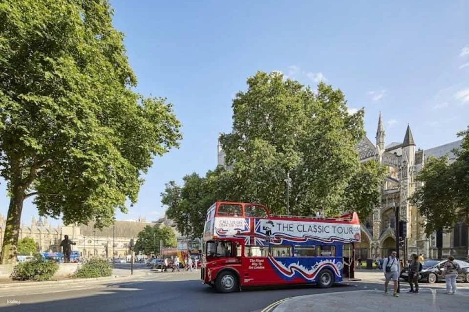 Vintage open-top bus tour with live guide in London