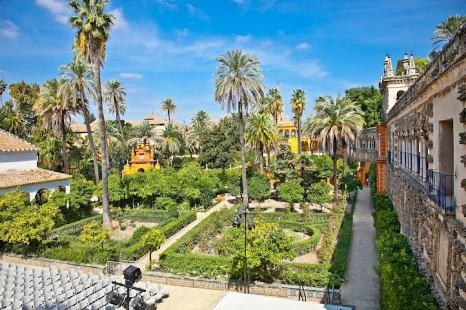 VIP pass to explore the Royal Alcázar of Seville at special hours