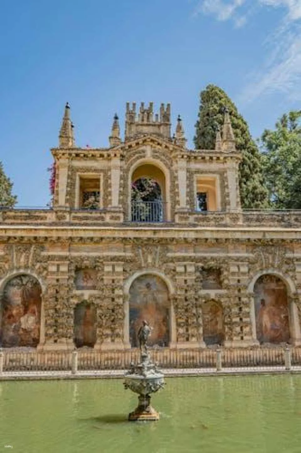 VIP pass to explore the Royal Alcázar of Seville at special hours
