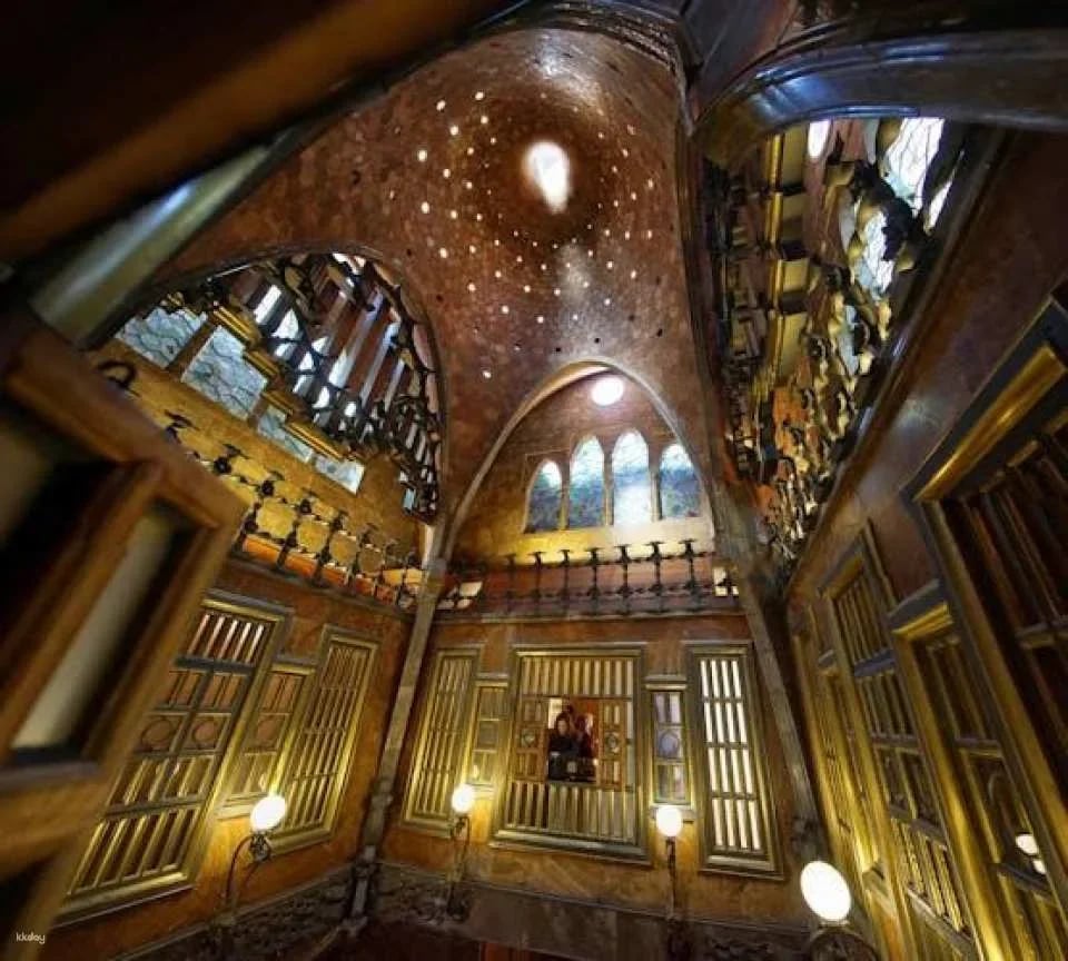 Palau Güell Entrance Tickets With Audio Guide