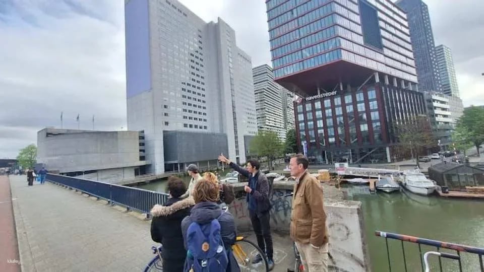 Private tour with local guide in Rotterdam