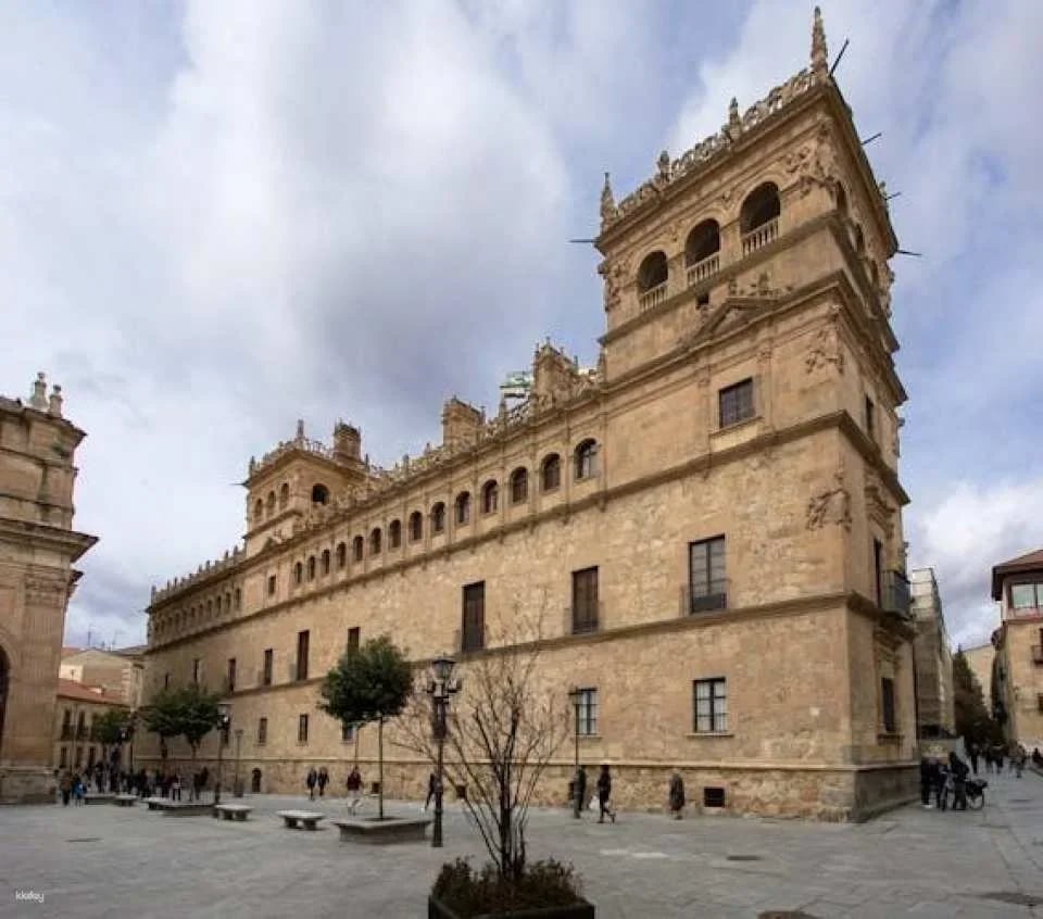 Monterrey Palace Entrance Ticket with Audioguide