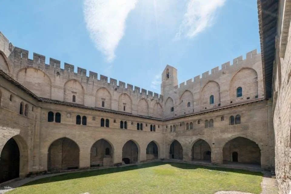 Palais des Papes entrance tickets and access to the Gardens