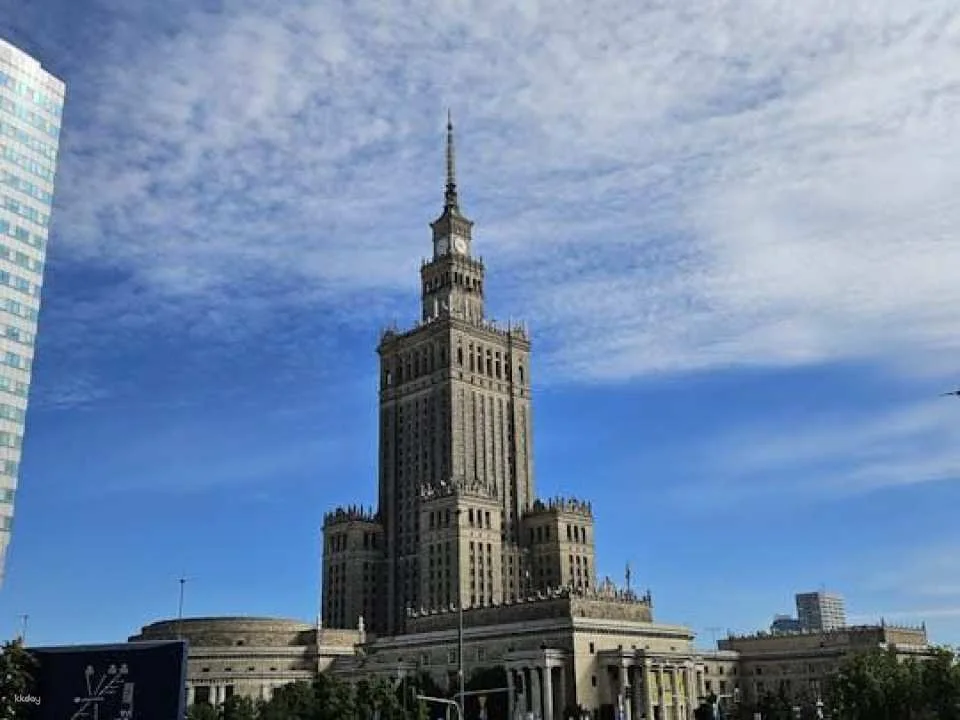 Palace of Culture and Science skip-the-line ticket and tour in Polish