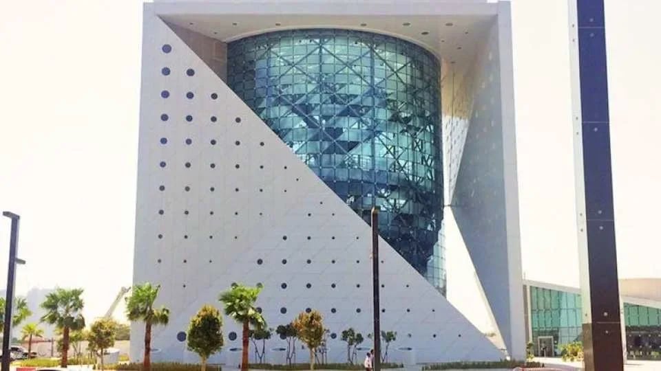 Dubai audio guide with TravelMate app