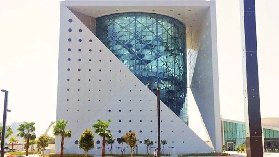 Dubai audio guide with TravelMate app