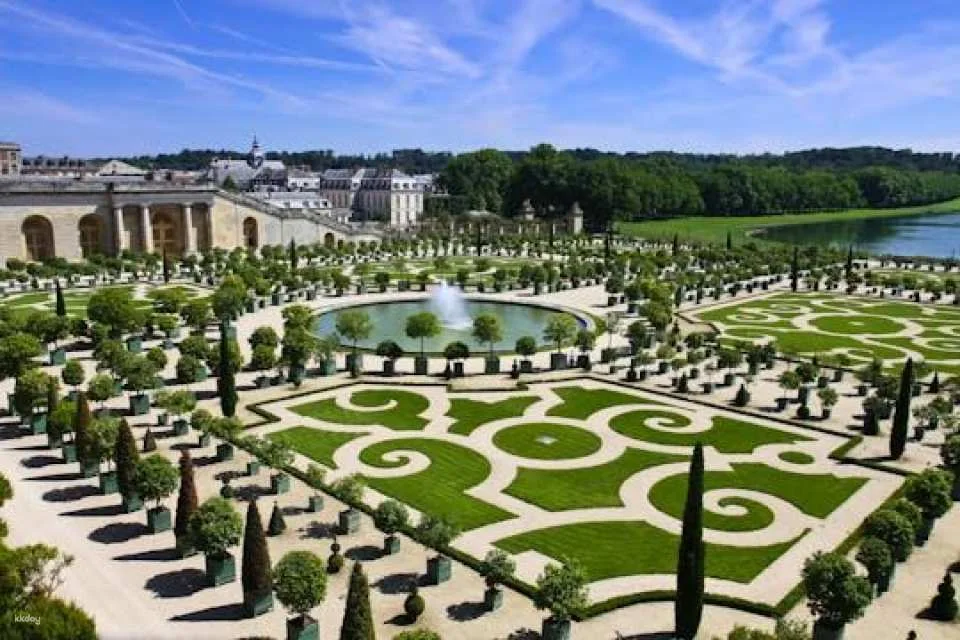 Versailles e-bike tour with palace, gardens and picnic stop (610215)