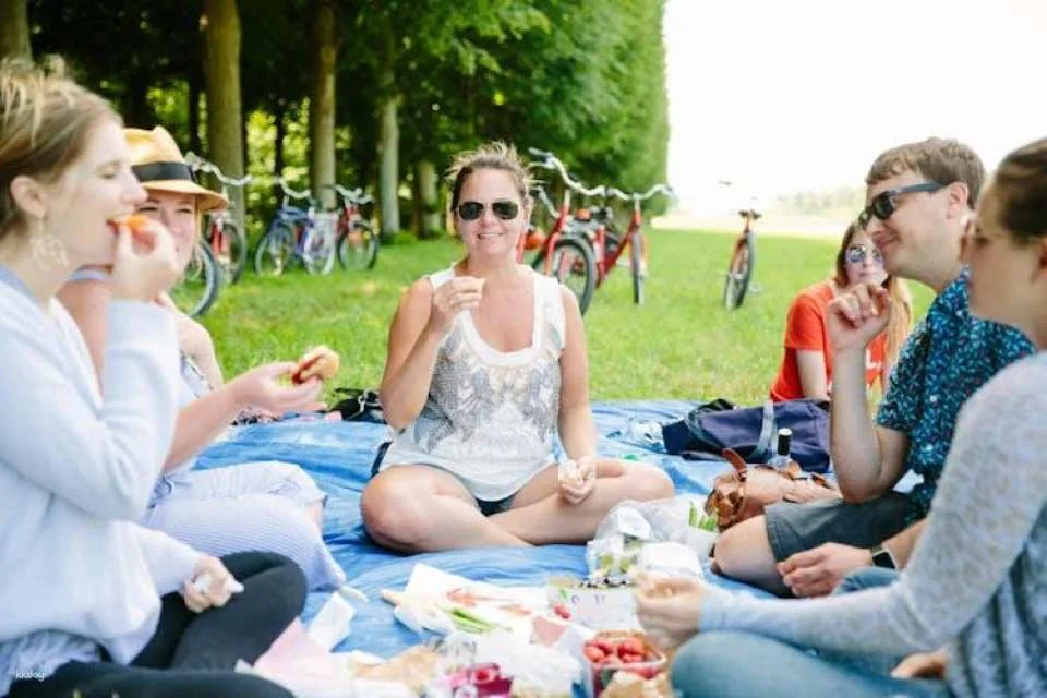 Versailles e-bike tour with palace, gardens and picnic stop