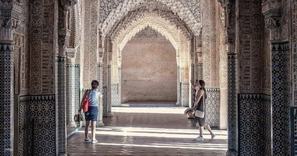 Alhambra Complete Tour with Tickets: Alcazaba, Nasrid, Generalife
