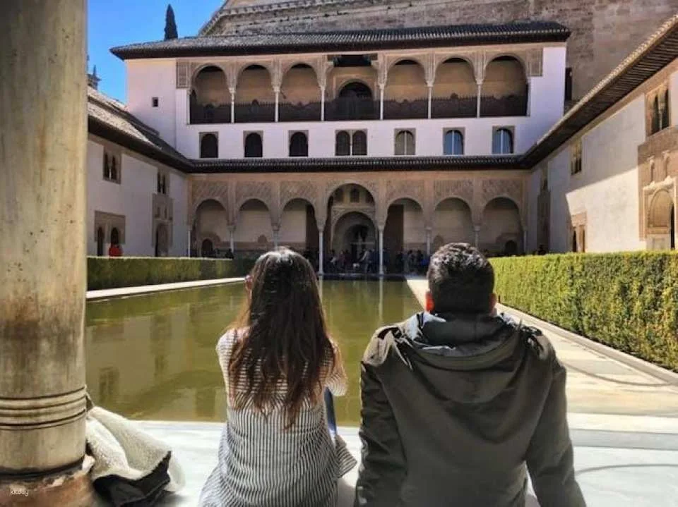 Alhambra Complete Tour with Tickets: Alcazaba, Nasrid, Generalife
