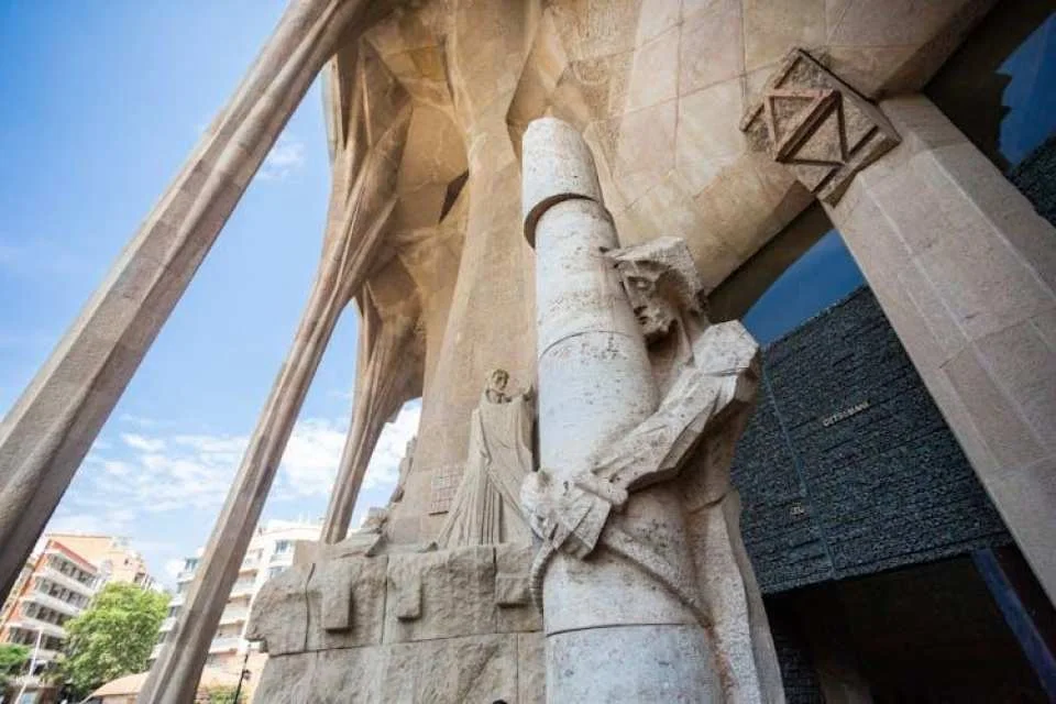 Tickets and guided visit to the Sagrada Família
