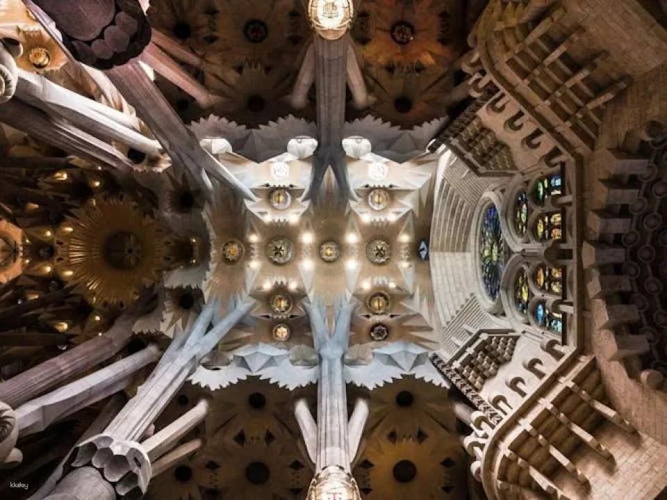 Tickets and guided visit to the Sagrada Família