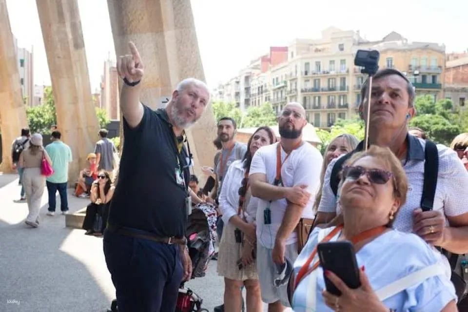 Tickets and guided visit to the Sagrada Família