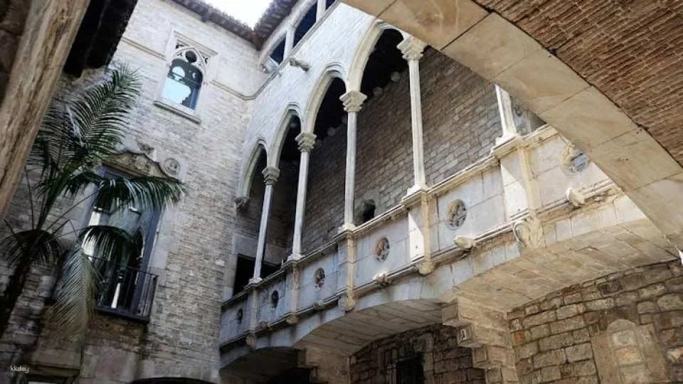 Barcelona audio guide with TravelMate app