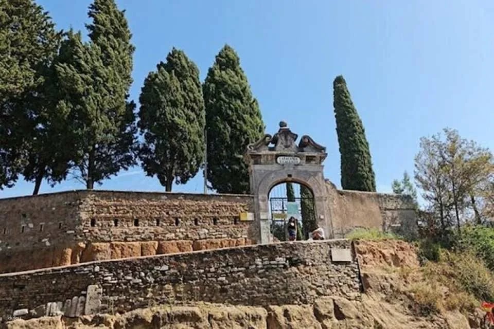 Private Rome Tour by Golf Cart with Optional Catacombs Visit