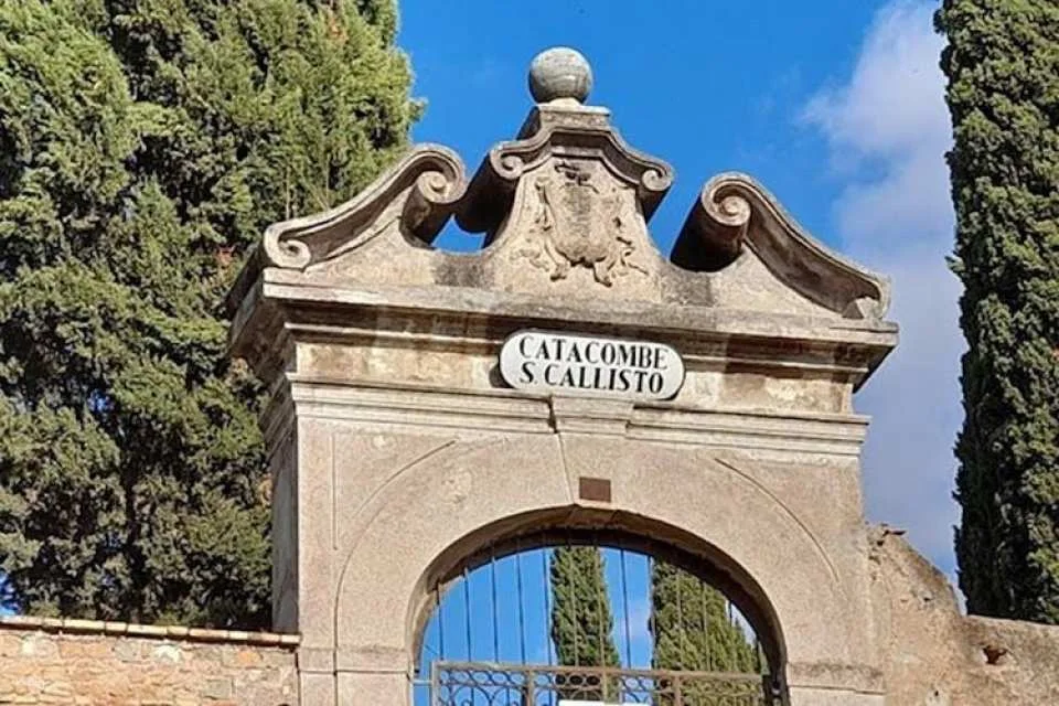 Private Rome Tour by Golf Cart with Optional Catacombs Visit