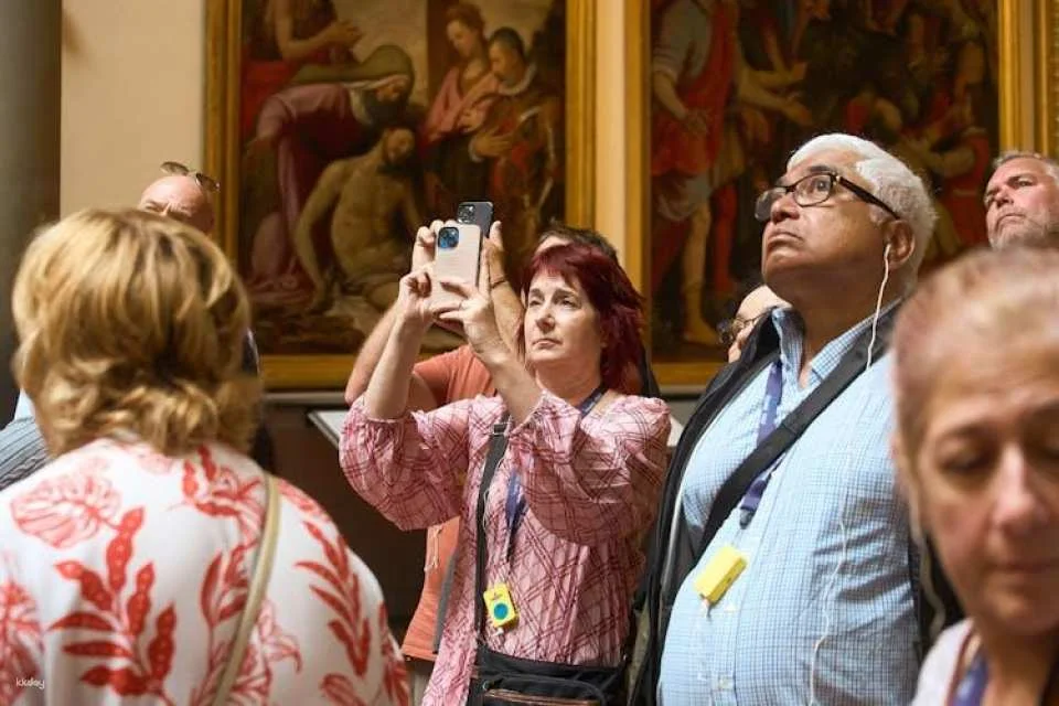 Small group Accademia Gallery masterclass