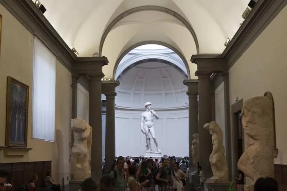 Small group Accademia Gallery masterclass