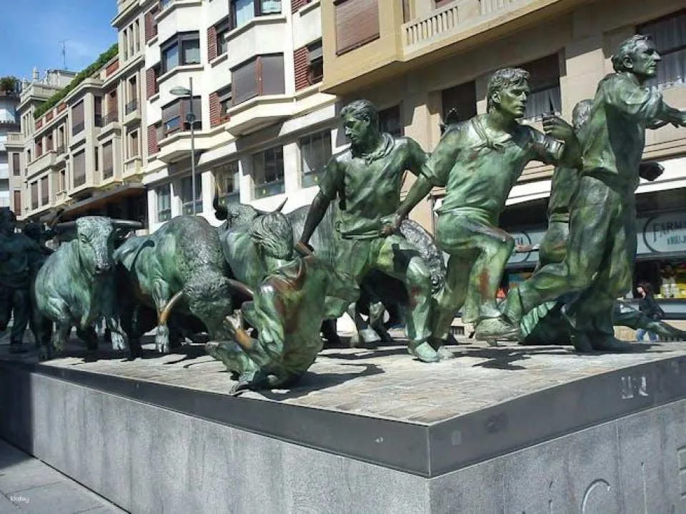 Northern Spain day trip to Pamplona and Vitoria from Bilbao