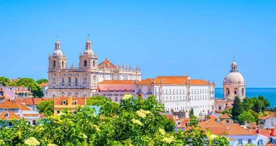 Lisbon 14 Sights and 1 Top Experience MegaPass Classic
