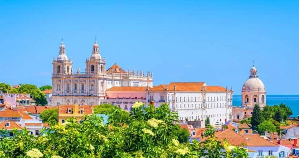 Lisbon 14 Sights and 1 Top Experience MegaPass Classic