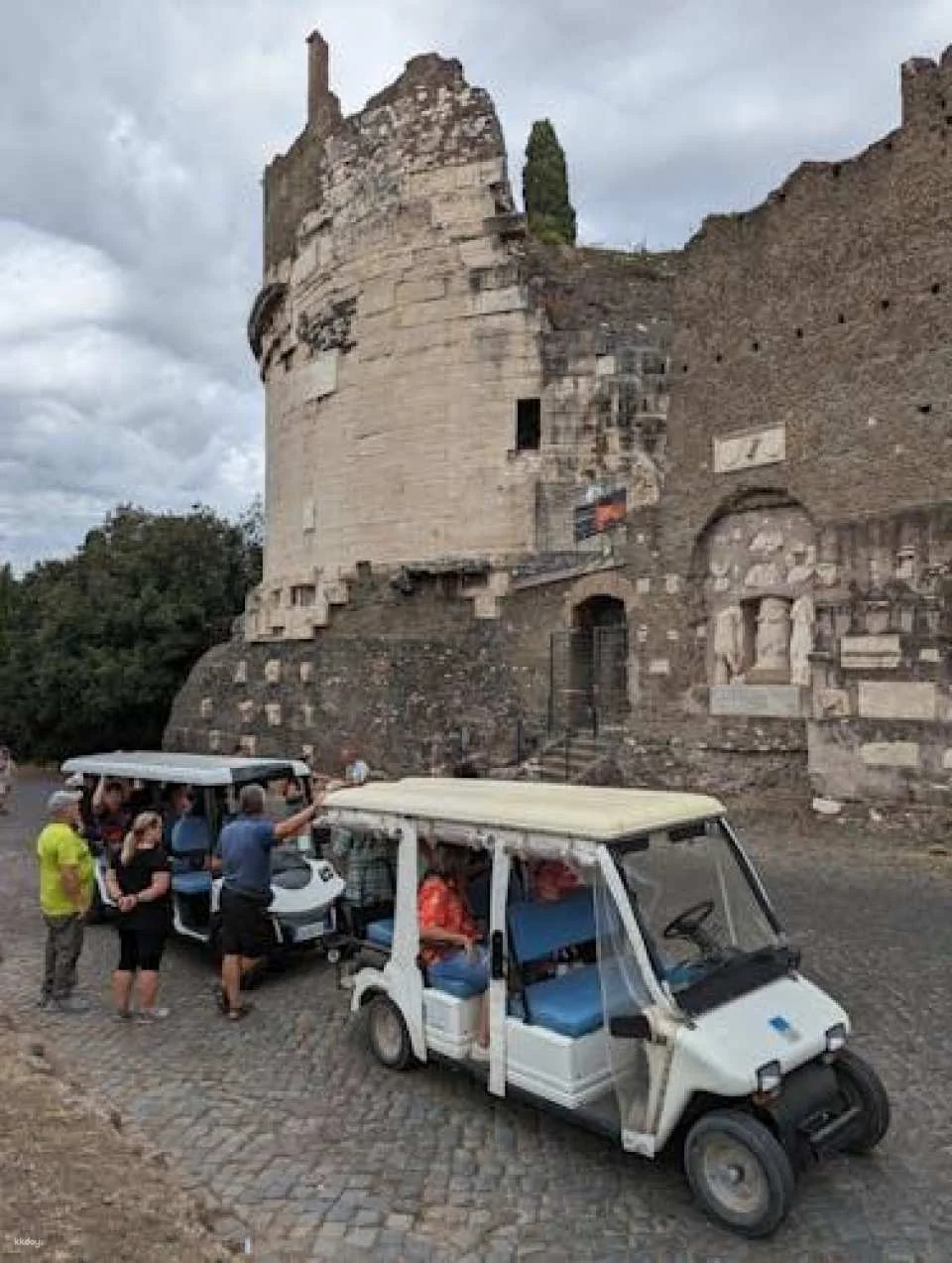 Appian Way and Catacombs Golf Cart Shared Tour
