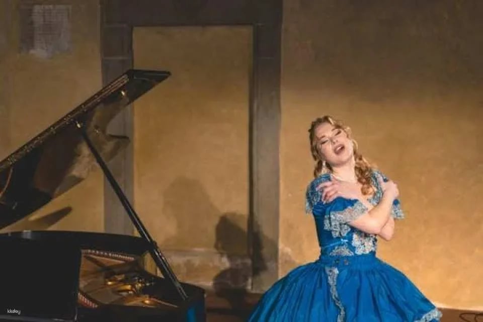Italian opera concert at Auditorium Santa Croce al Tempio in Florence
