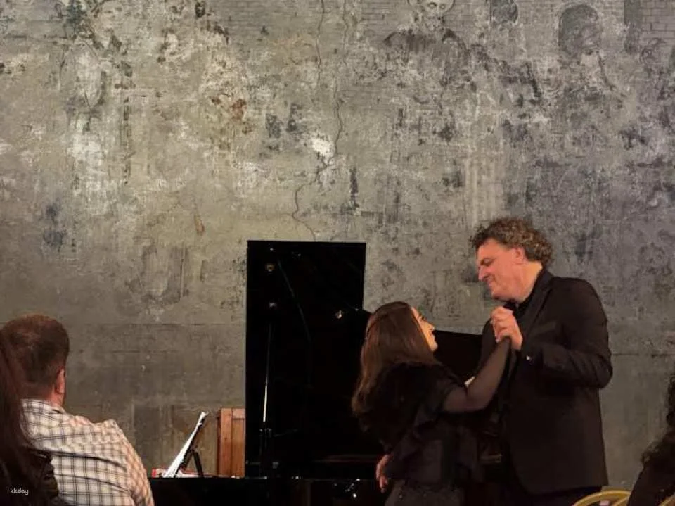 Italian opera concert at Auditorium Santa Croce al Tempio in Florence